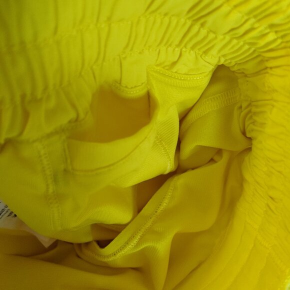 Women's Lululemon Electric Yellow HR 2.5" Hotty Hot Shorts Size 6 - Picture 8 of 10